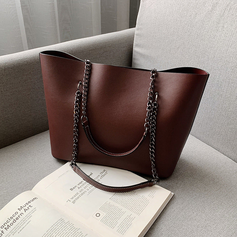 Elegant Chain Strap Tote Bag – Classic Edition (ZTS CR 020)