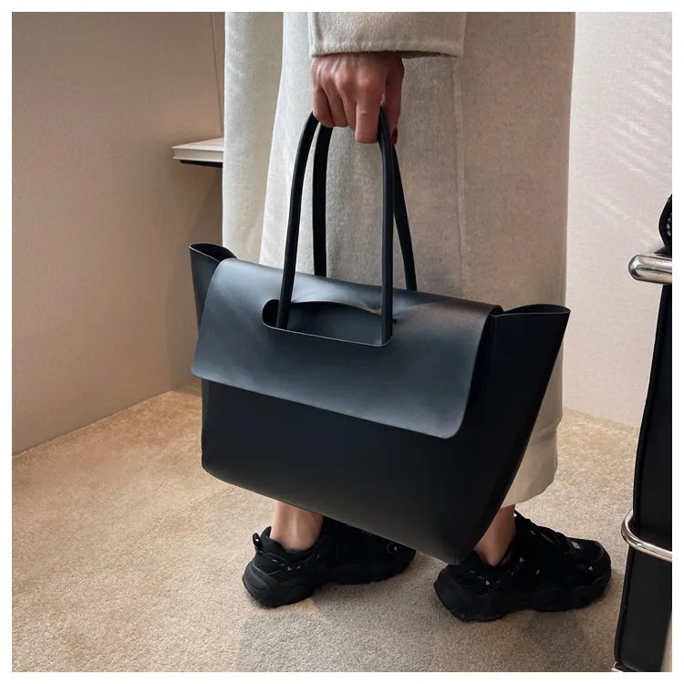 Minimalist Structured Leather Tote Bag – Everyday Chic