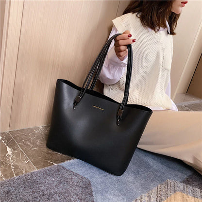 Classic Luxe Tote – Everyday Elegance Redefined (CR-043)