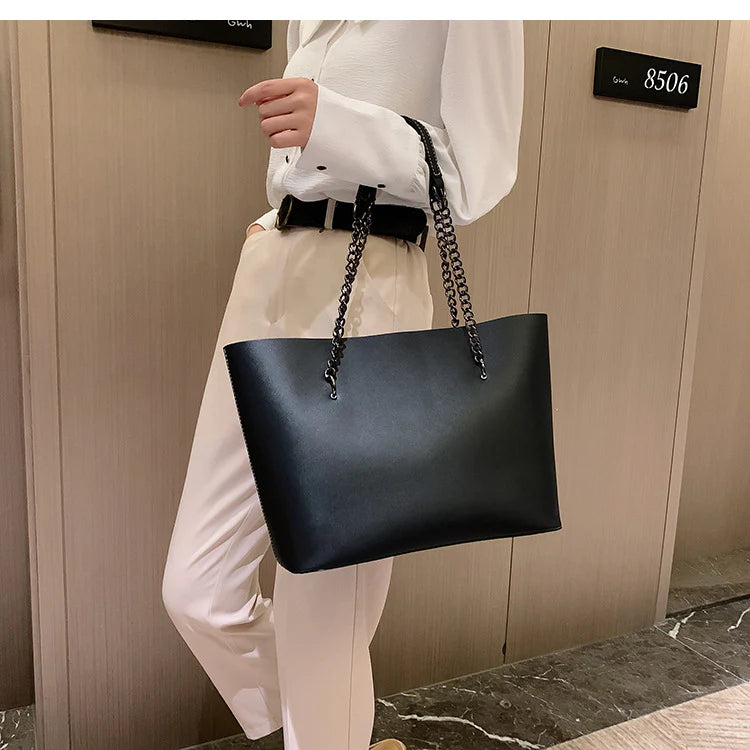 Elegant Chain Strap Tote Bag – Classic Edition (ZTS CR 020)