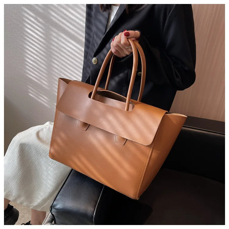 Minimalist Structured Leather Tote Bag – Everyday Chic