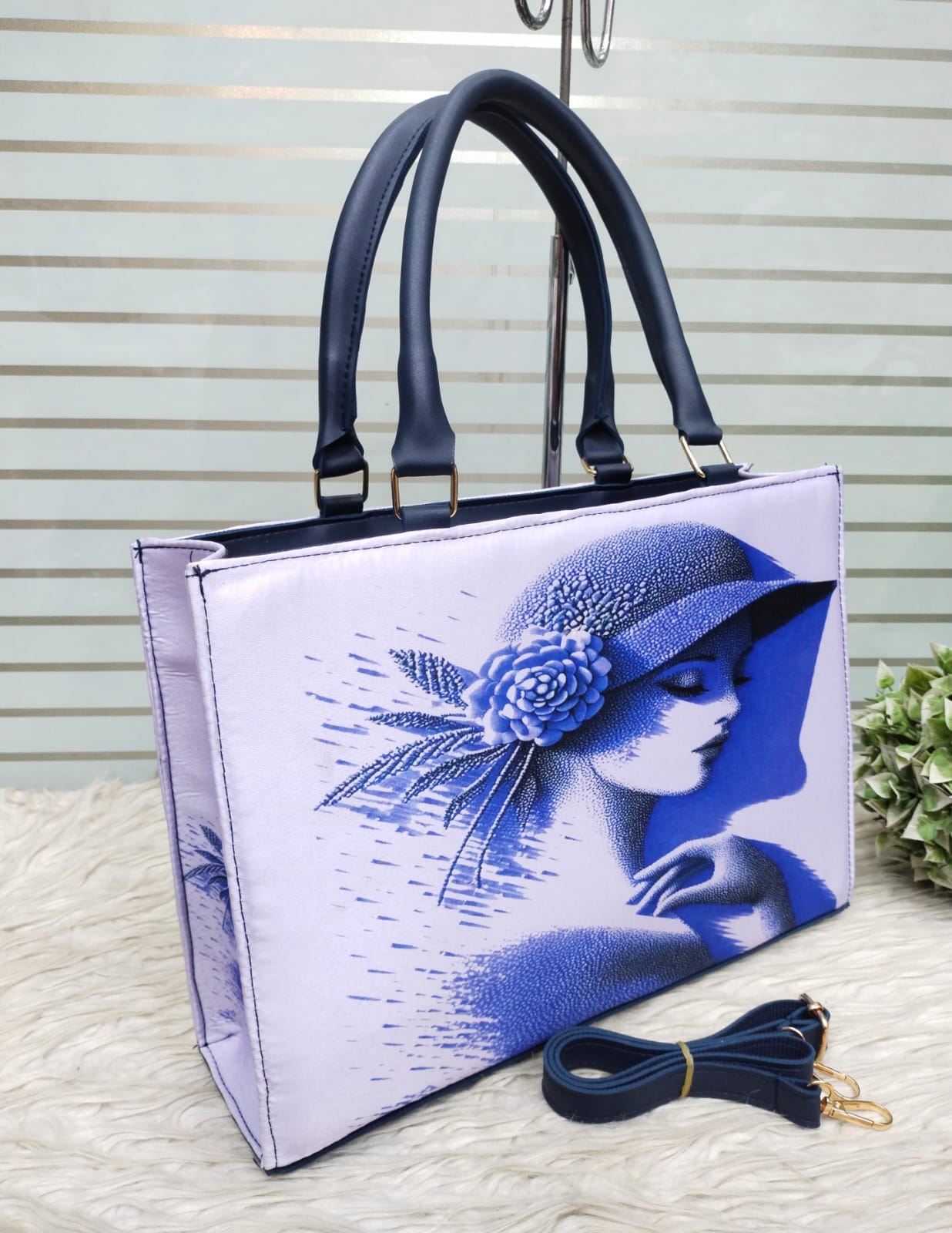 Vintage Muse Printed Handbag – Elegant Designer Tote
