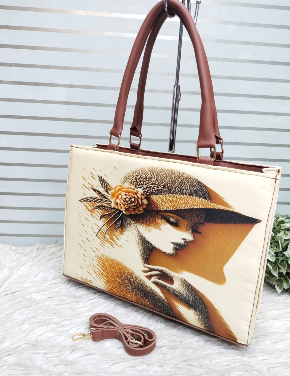 Vintage Muse Printed Handbag – Elegant Designer Tote