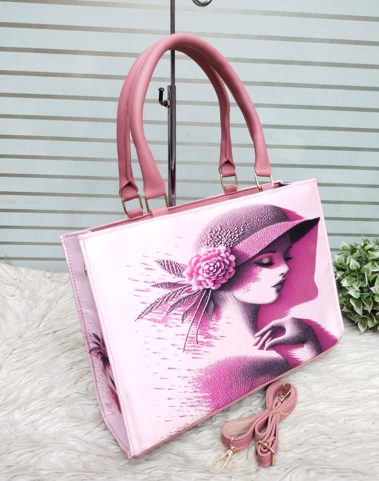 Vintage Muse Printed Handbag – Elegant Designer Tote